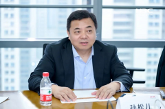 <b>而环绕数据流转的全生命周</b>